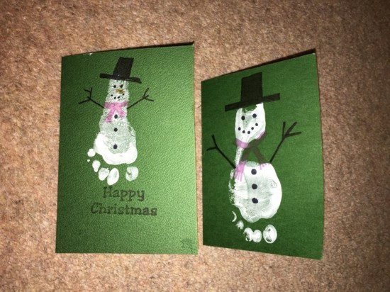 schneemann fußabdruck weihnachtskarten basteln mit kindern
