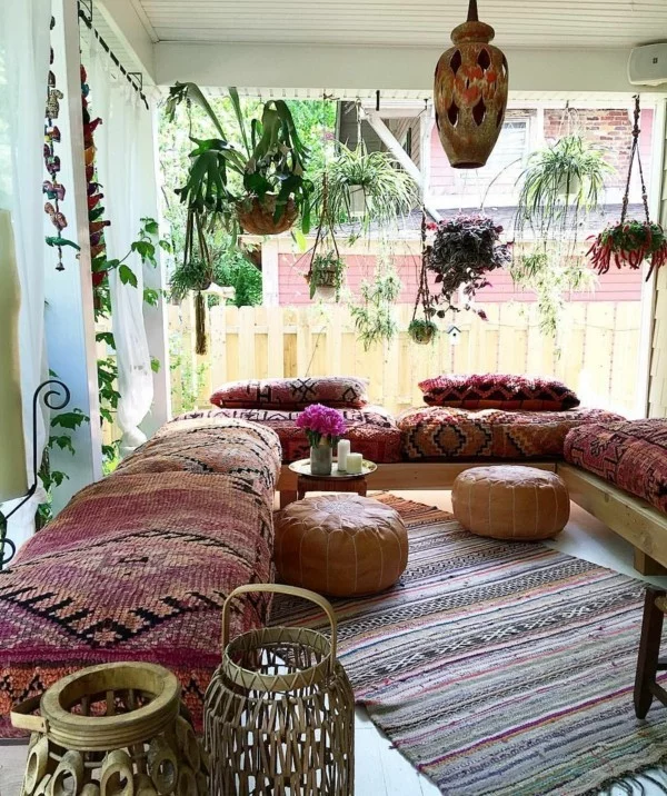 terrasse orientalisch einrichten dekokissen sofa