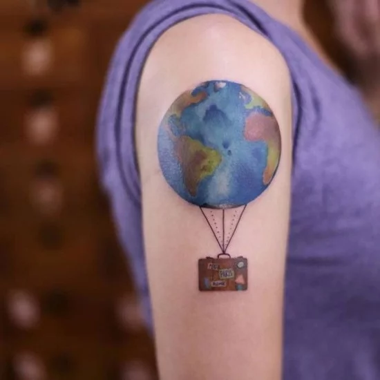 koffer globus wanderlust tattoo ideen