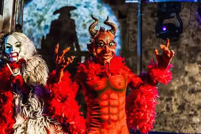 sitges teufel karnevalskostüme aus spanien
