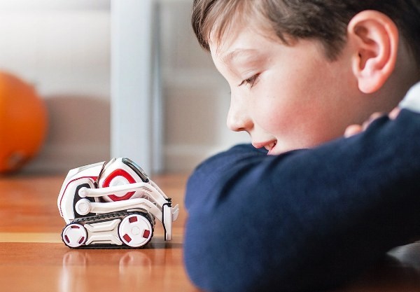 8 originelle Hi-Tech Geschenke für Kinder ab 3 Jahren anki cosmo smart roboter mit persönlichkeit