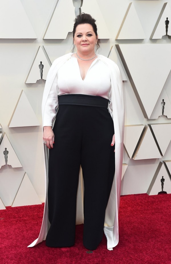 Die besten Outfits bei den Oscars 2019 Melissa McCarthy in Weiß-Schwarz