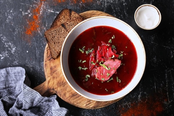 Die besten Suppen-Rezepte für den Winter borschtsch rote suppe mit fleisch