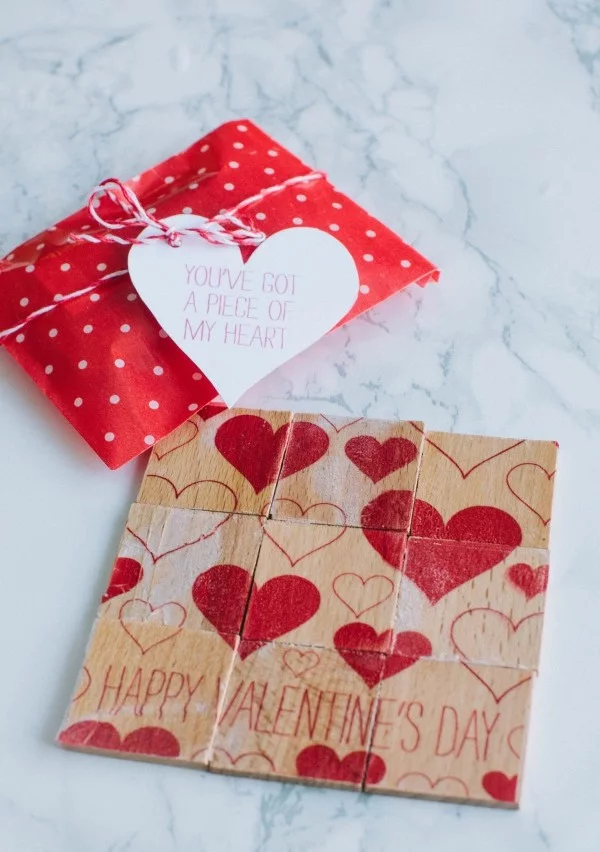 Geschenkpapier mit Herzen Valentinstag