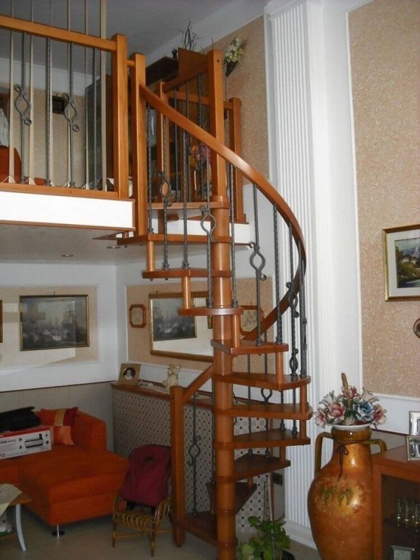 Treppenhaus bequeme Möbel und Gegenstände