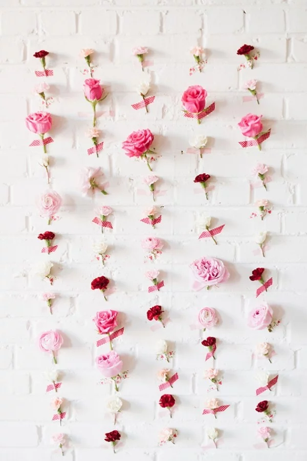Wandgestaltung aus tollen Rosen Valentinstag