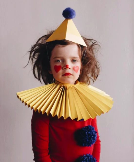 kleines mädchen als clown verkleidet - clown faschingskostüme für kinder