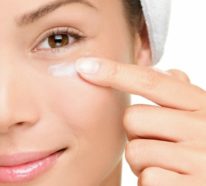 7 wirkungsvolle, natürliche Hausmittel gegen geschwollene Augen