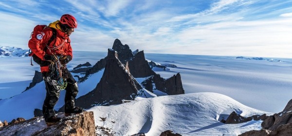 Futurelight – der weltweit fortschrittlichste Stoff von The North Face bergsteiger auf bergspitze