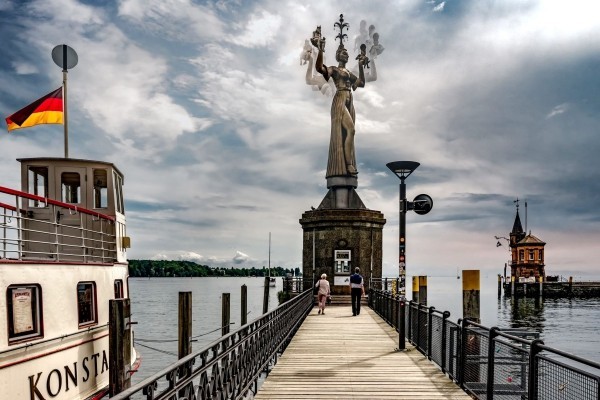 Urlaub in Konstanz – kennzeichnende Destinationen der größten Stadt am Bodensee imperia statue in konstanz hafen