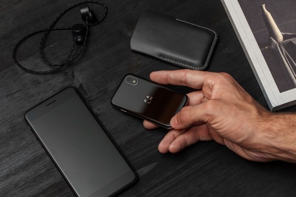 Das winzige Palm Smartphone ist ab sofort ein selbstständiges Gerät begleitergerät jetzt selbstständig