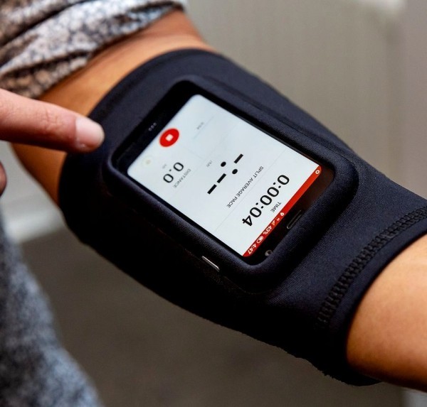 Das winzige Palm Smartphone ist ab sofort ein selbstständiges Gerät fitness monitor für sportler