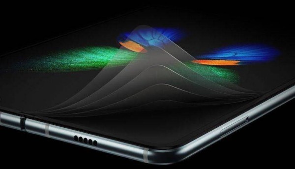Defekte verzögern Freigabe von Samsung Galaxy Fold display lässt sich abziehen