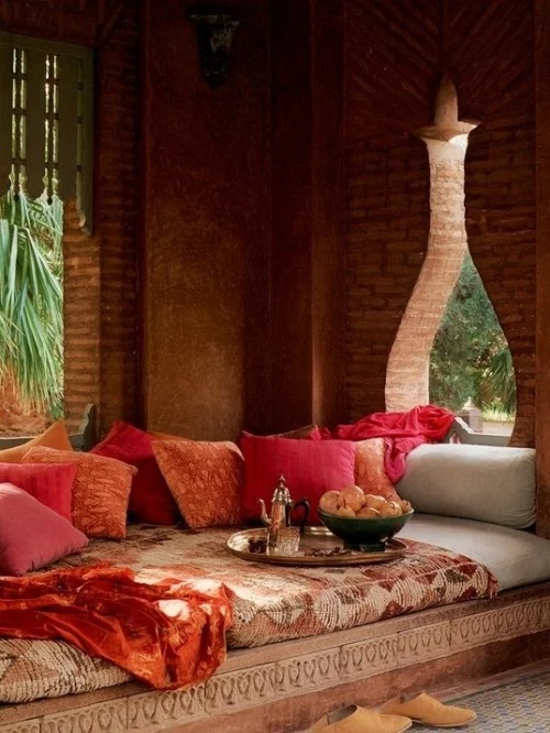 Marokkanisch einrichten Sitzecke romantisch und traumhaft gesättigte Farben