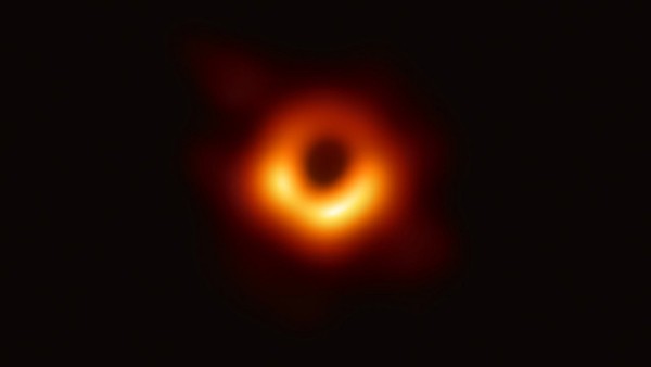 Schwarzes Loch von M87 zum ersten Mal fotografiert das legendäre bild