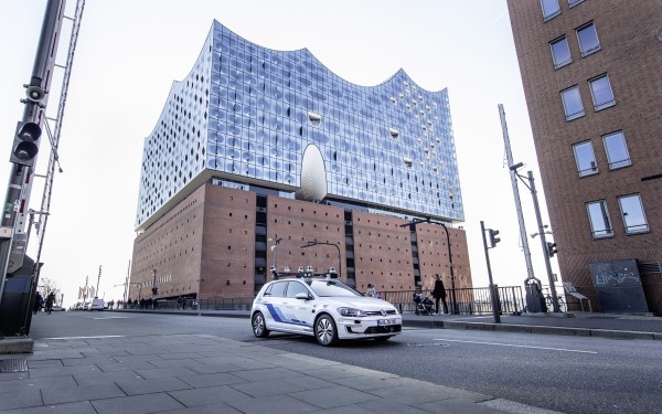 Volkswagen testet selbstfahrende Autos auf den Straßen von Hamburg die autonome autos kommen nach deutschland