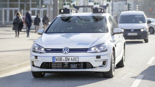 Volkswagen testet selbstfahrende Autos auf den Straßen von Hamburg schon auf den straßen