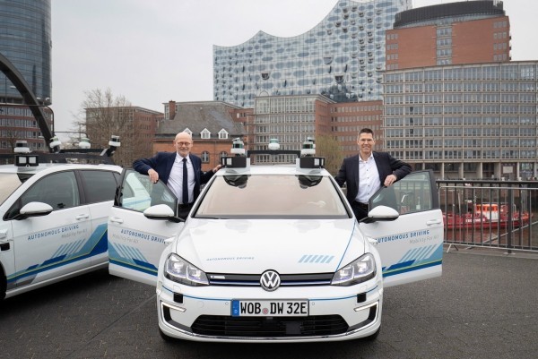 Volkswagen testet selbstfahrende Autos auf den Straßen von Hamburg schon bald auf dem markt
