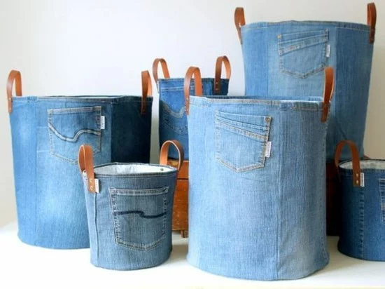 Aufbewahrungskörbe und Wäschekörbe aus alten Jeanshosen 