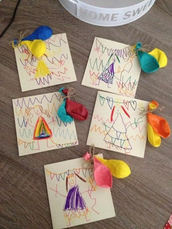 kreative Einladungskarten erstellen Kinderzeichnungen verwenden in Karten verwandeln 