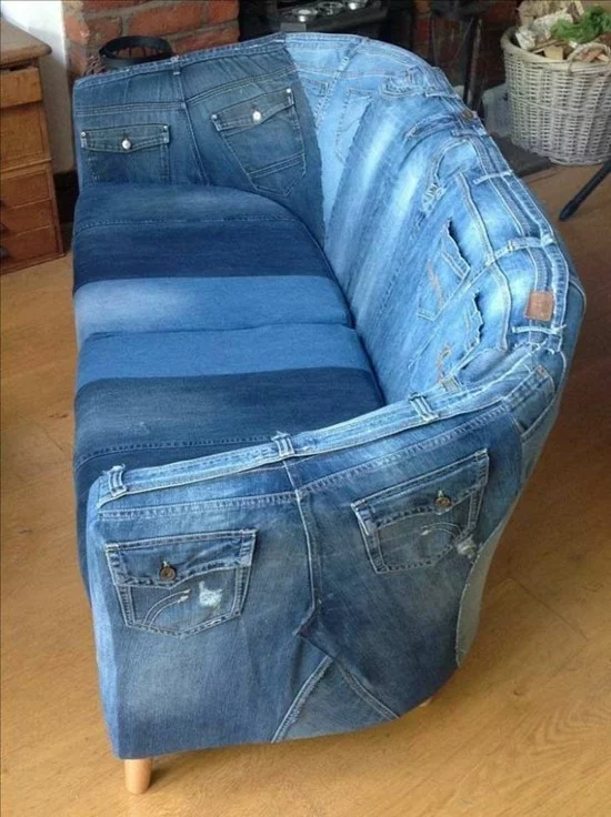 DIY Sofabezug aus Denimstoff und alten Jeans Hosen