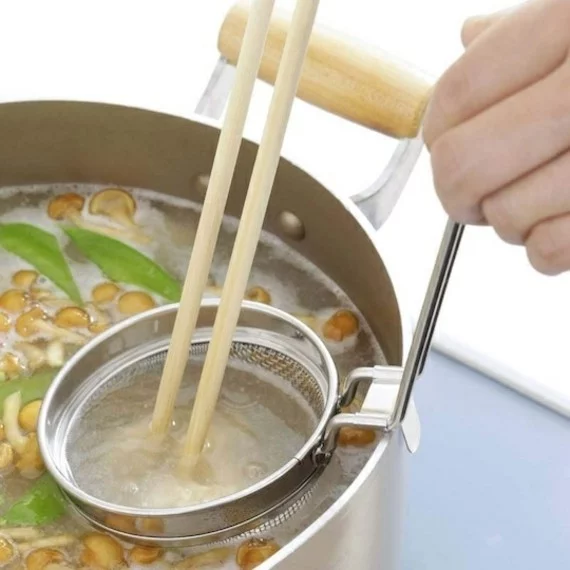 traditionelle japanische Miso Suppe Rezept Miso Sieb