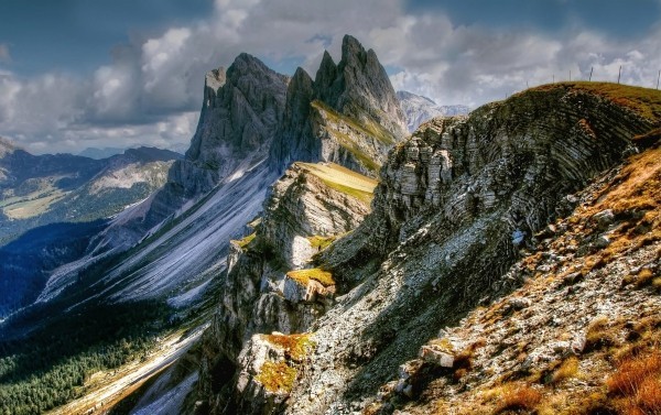 Alpen Feinkost aus Südtirol probieren und ein Stück Natur nach Hause holen alpenweit tiroler berge langschaft