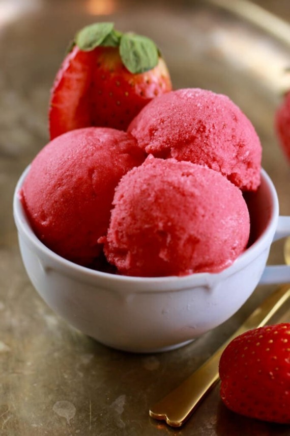 Erdbeer Joghurteis Frozen Joghurt Rezept ohne Eismaschine