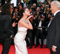 Selena Gomez zeigt sich im modernen nautischen Stil in Cannes 2019