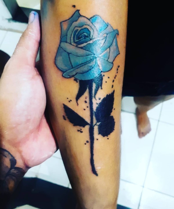 blaue rose tattoo ideen