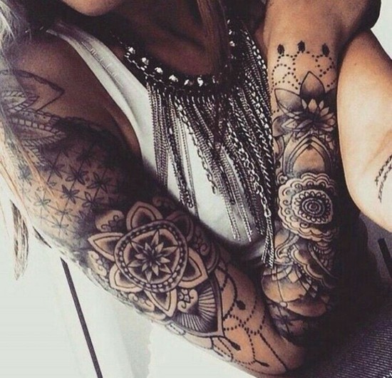 Frau oberarm tattoo Ideen Tattoos