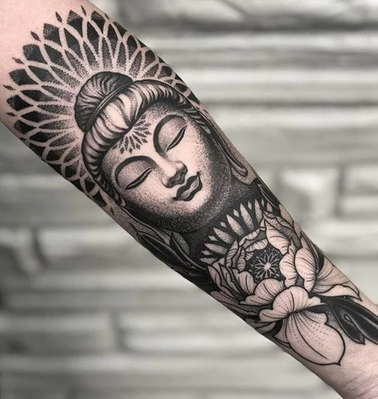 Sleeve Tattoo Ideen - schlafender Buddha und Lotus
