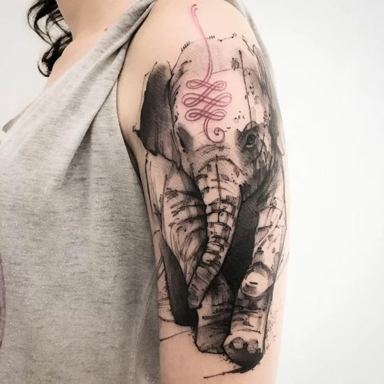 Oberarm 3D Tattoo mit indischem Elefanten 