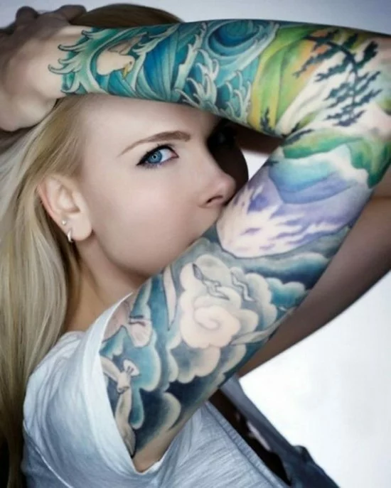 japanische Sleeve Tattoo Ideen in bunten Farben 