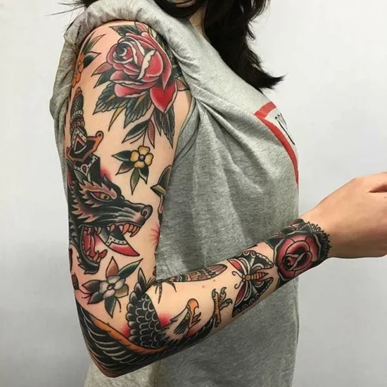 Sleeve Tattoo mir Drache und Rose im japanischen Stil 