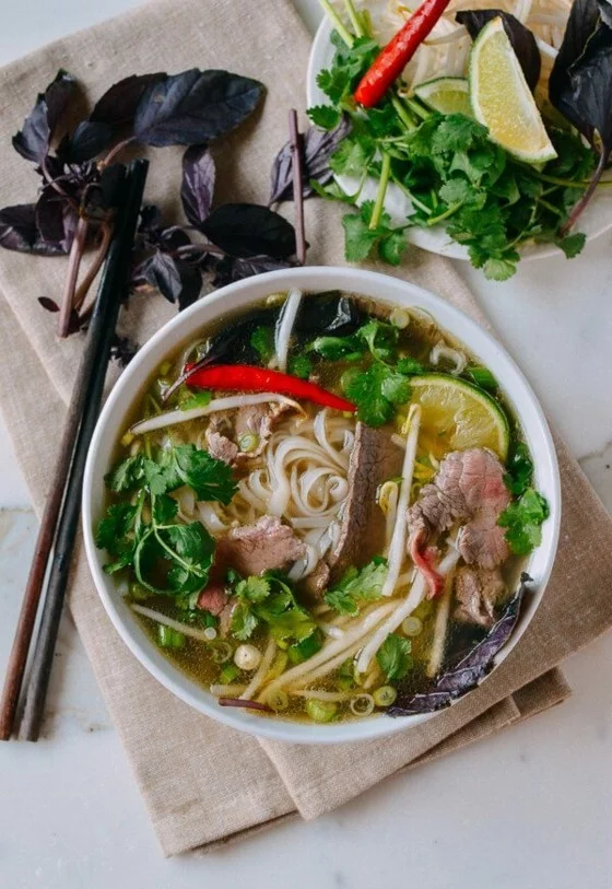 vietnamesische Pho Suppe selber zubereiten Rezept Rindfleisch Nudeln Suppe