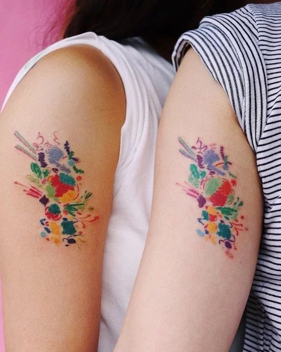 170 kreative Geschwister Tattoo Ideen und Inspirationen bunte abstrakte tattoos für schwester