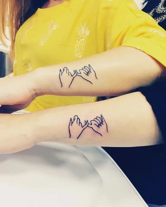 170 kreative Geschwister Tattoo Ideen und Inspirationen kleiner finger schwur punky promise