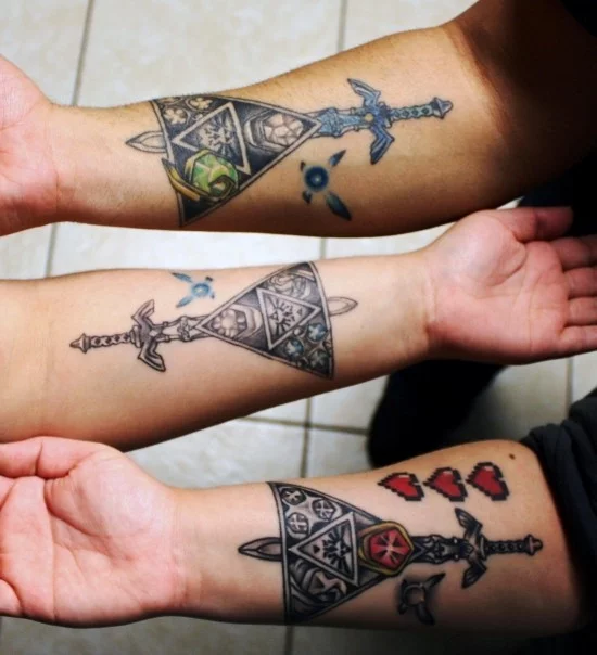 170 kreative Geschwister Tattoo Ideen und Inspirationen zelda schwert pyramide