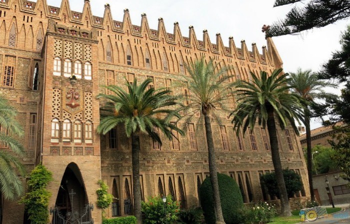Antoni Gaudi großes künstlerisches Talent Klosterschule der Theresianerinnen