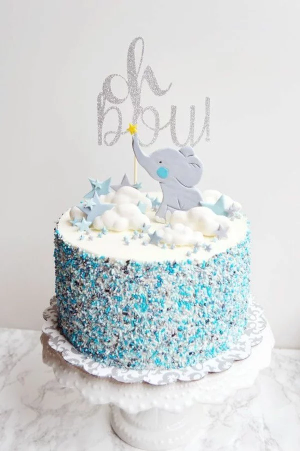 Babytorte selber machen für die Baby Shower Party die Torte in Blau und Grau für einen Jungen dekorieren 