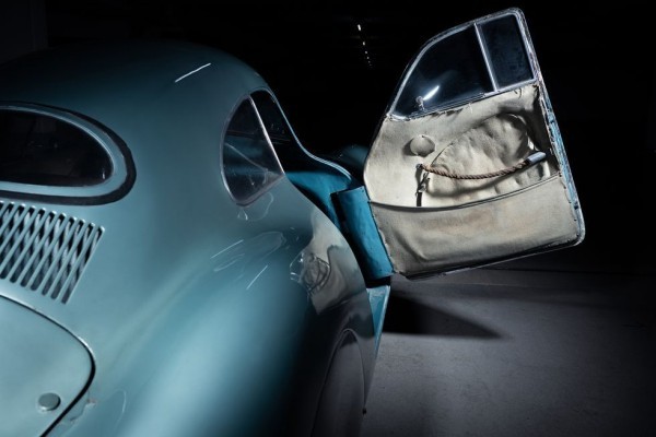 Der älteste Porsche Typ 64 wird für 20 Mio. USD versteigert die alte tür mit stoff bezug