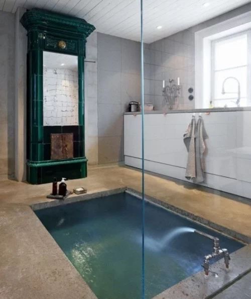 Eingelassene Badewanne elegantes Baddesign Glaswand