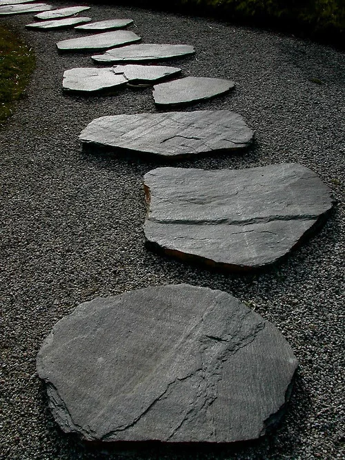 Gartenwege aus Stein im Stil japanischer Garten