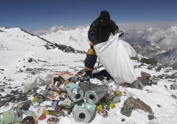 Höchste Wetterstation der Welt auf Mount Everest errichtet müll auf dem dach der welt