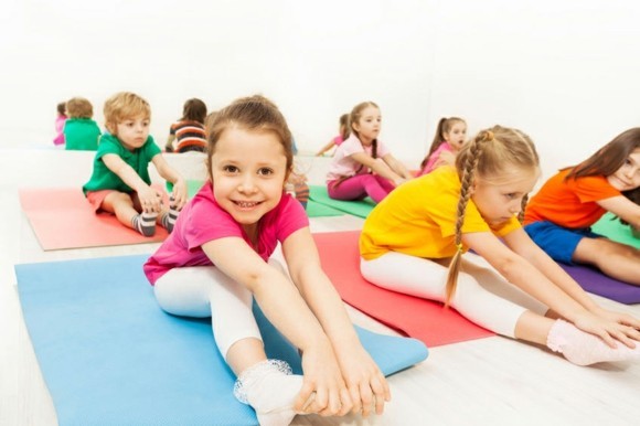 Kinderyoga Übungen Sports für Kinder Yogaübungen für Kinder