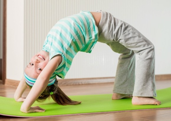 Kinderyoga Übungen gesundes Leben Yogaübungen für Kinder Brücke