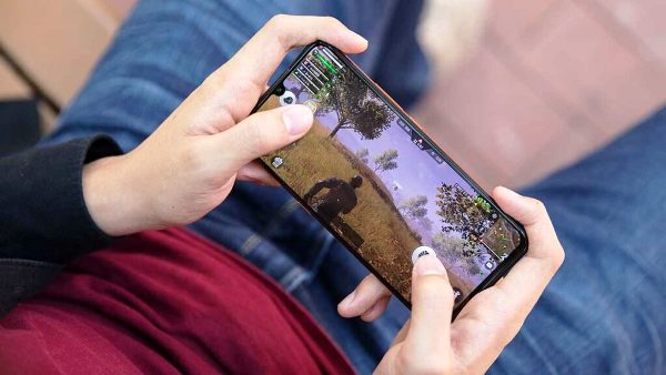 Smartphone übersteht ultimativen Falltest aus erstaunlichen 31.540 Metern gaming smartphone für tollpatschige gamer