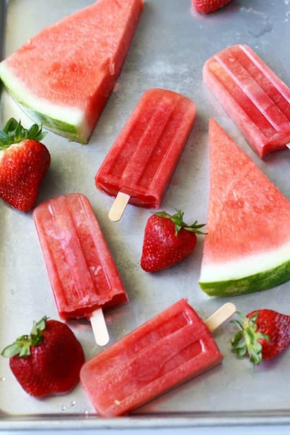 Wassermelone gesund Stäbcheneis Erbeeren Wassermelone Eis selber machen