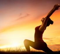 Yoga Sonnengruß: 11 Fakten über Surya Namaskar, die jeder Anfänger wissen soll